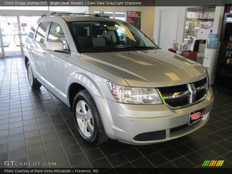 Bright Silver Metallic / Dark Slate Gray/Light Graystone 2009 Dodge Journey SXT