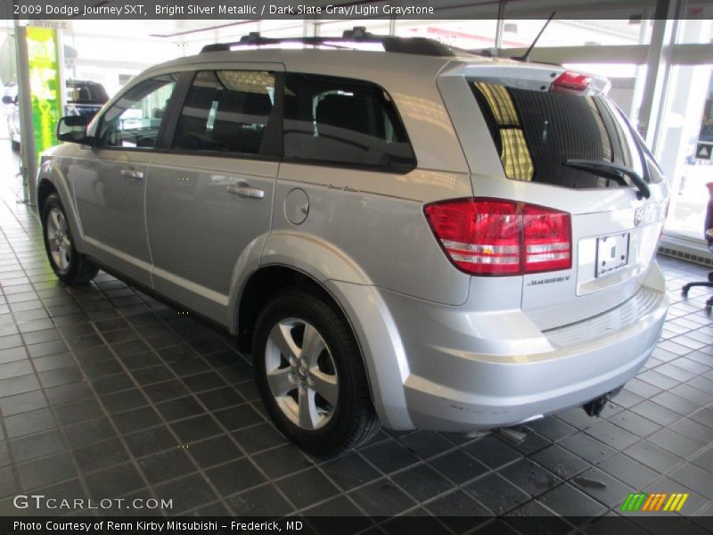 Bright Silver Metallic / Dark Slate Gray/Light Graystone 2009 Dodge Journey SXT