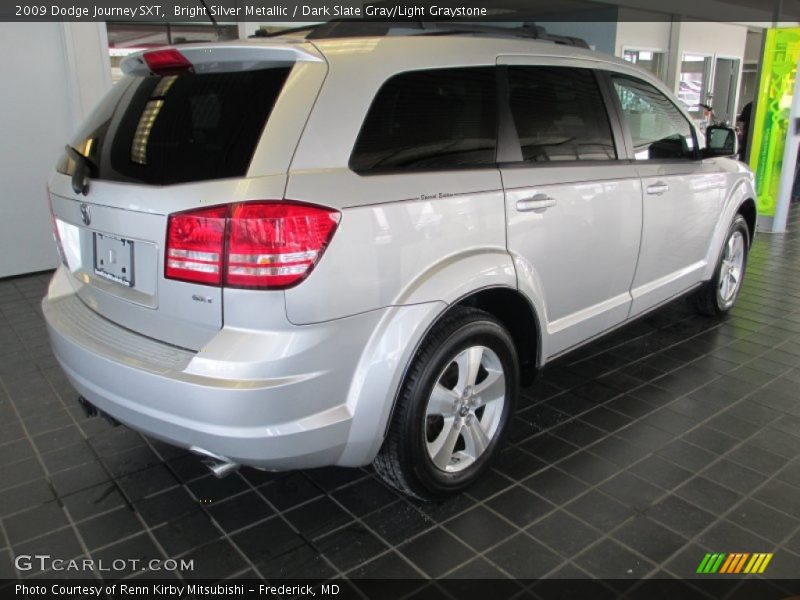 Bright Silver Metallic / Dark Slate Gray/Light Graystone 2009 Dodge Journey SXT
