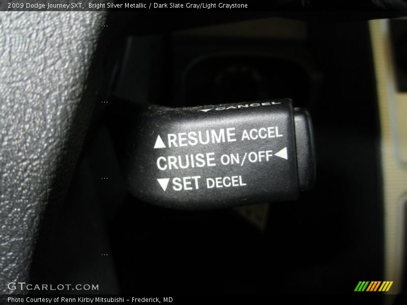 Bright Silver Metallic / Dark Slate Gray/Light Graystone 2009 Dodge Journey SXT