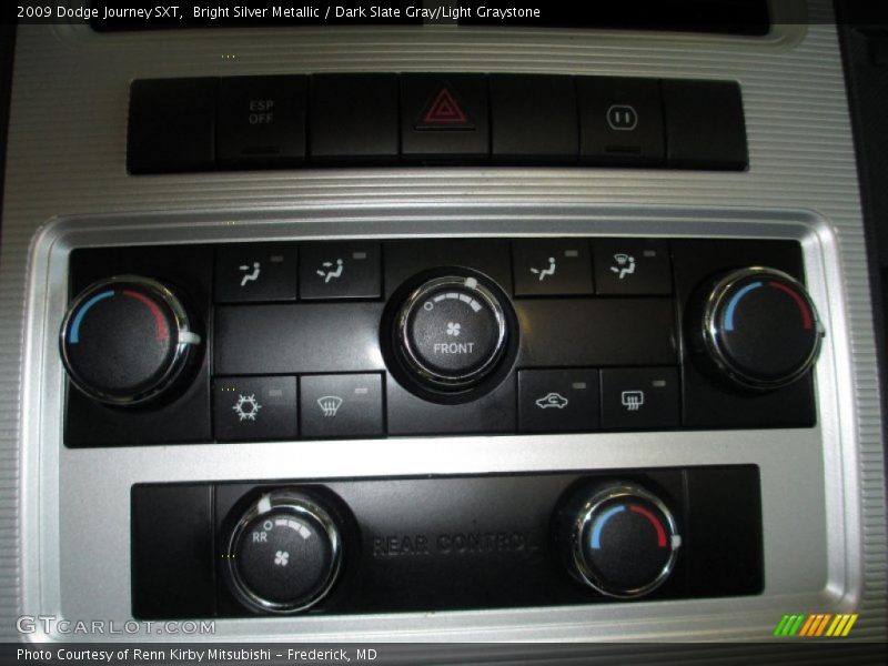 Bright Silver Metallic / Dark Slate Gray/Light Graystone 2009 Dodge Journey SXT