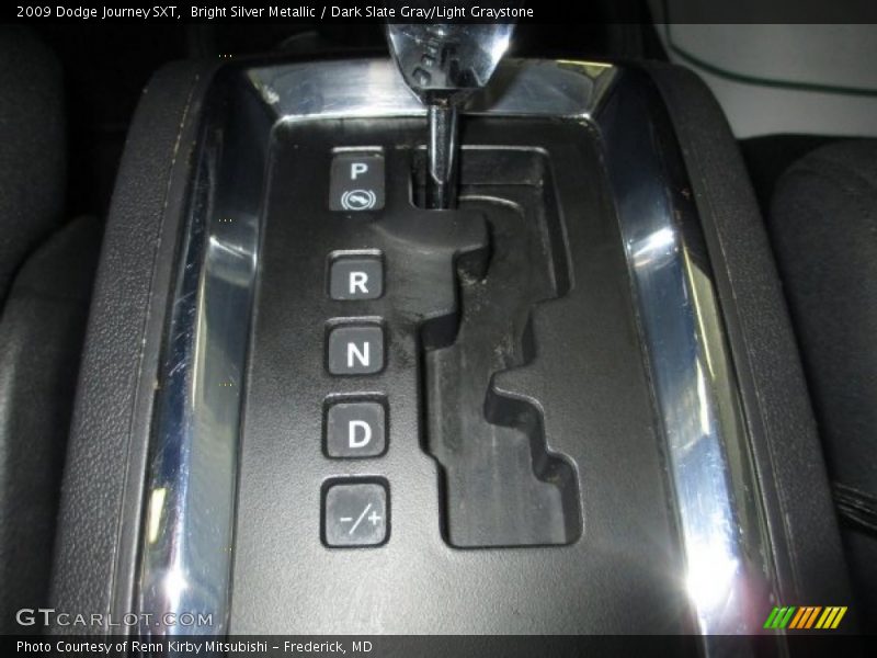 Bright Silver Metallic / Dark Slate Gray/Light Graystone 2009 Dodge Journey SXT