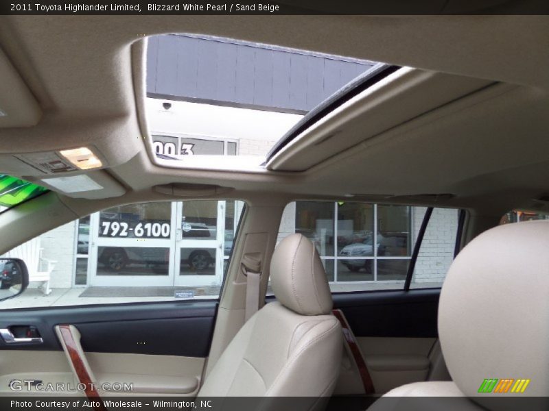 Blizzard White Pearl / Sand Beige 2011 Toyota Highlander Limited