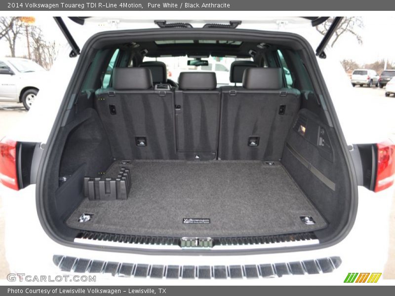  2014 Touareg TDI R-Line 4Motion Trunk