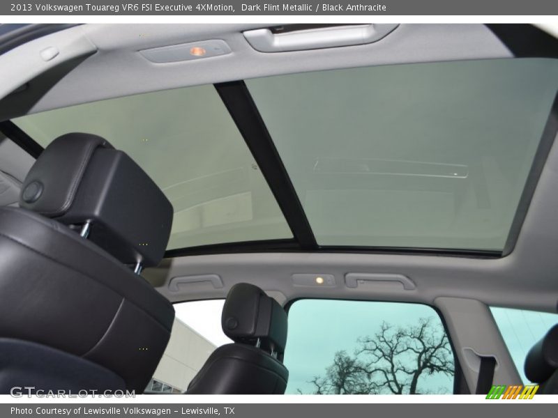Sunroof of 2013 Touareg VR6 FSI Executive 4XMotion