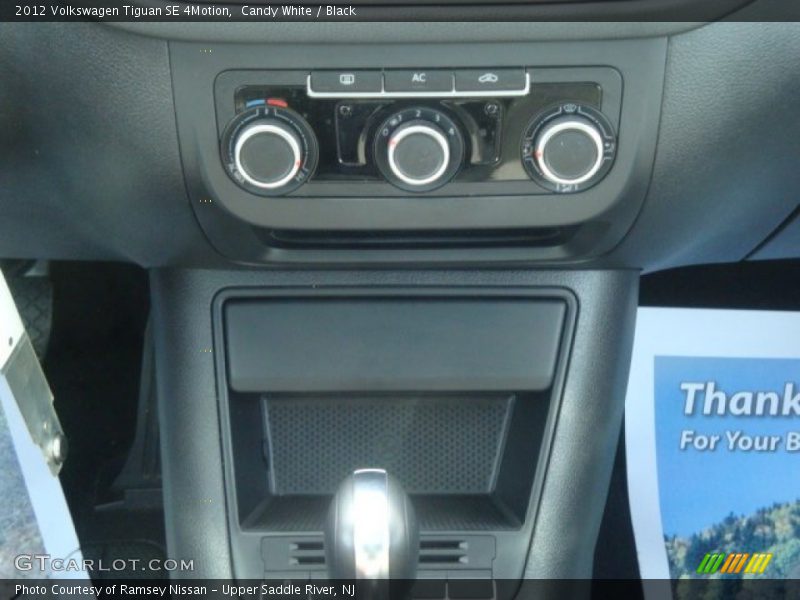 Candy White / Black 2012 Volkswagen Tiguan SE 4Motion
