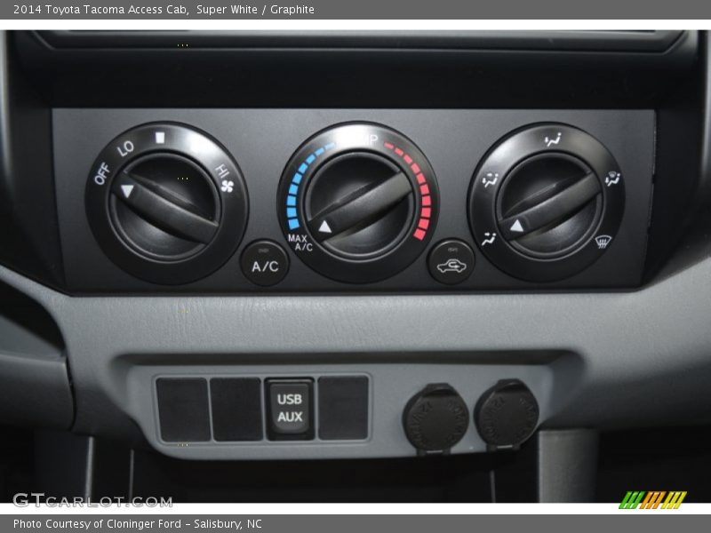 Super White / Graphite 2014 Toyota Tacoma Access Cab