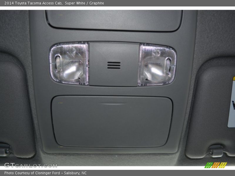 Super White / Graphite 2014 Toyota Tacoma Access Cab