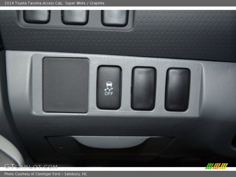 Super White / Graphite 2014 Toyota Tacoma Access Cab