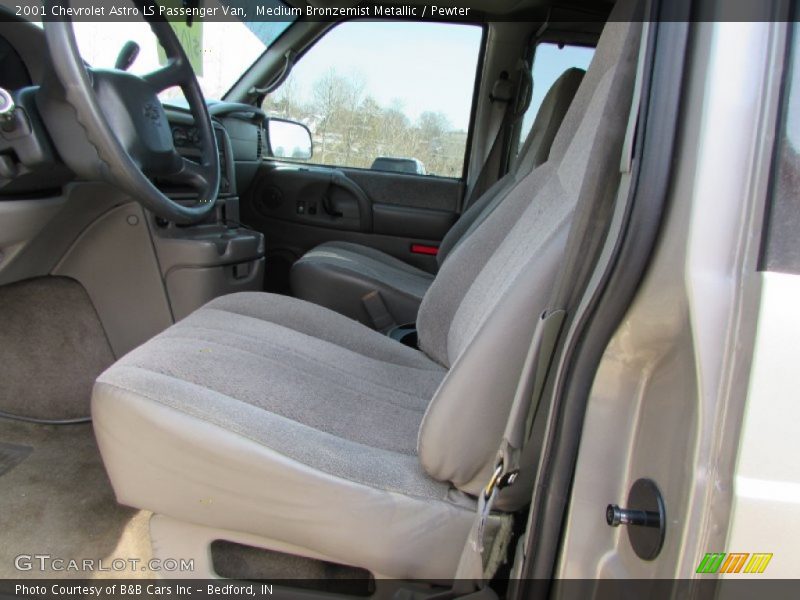 Medium Bronzemist Metallic / Pewter 2001 Chevrolet Astro LS Passenger Van