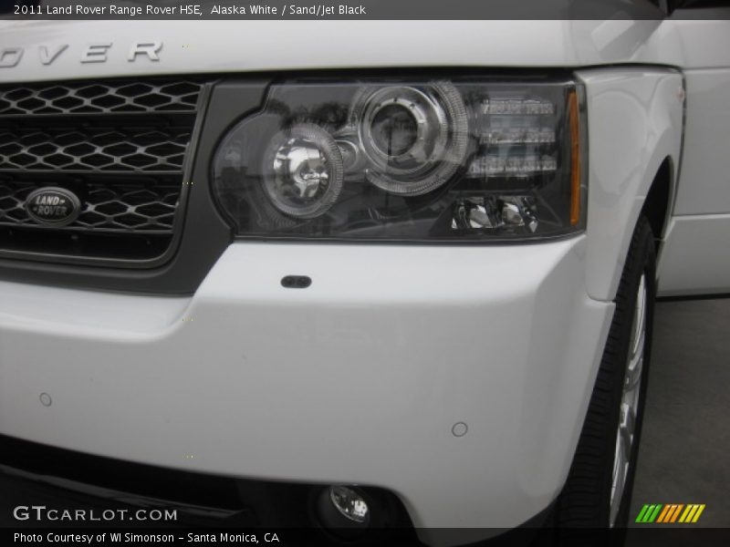 Alaska White / Sand/Jet Black 2011 Land Rover Range Rover HSE