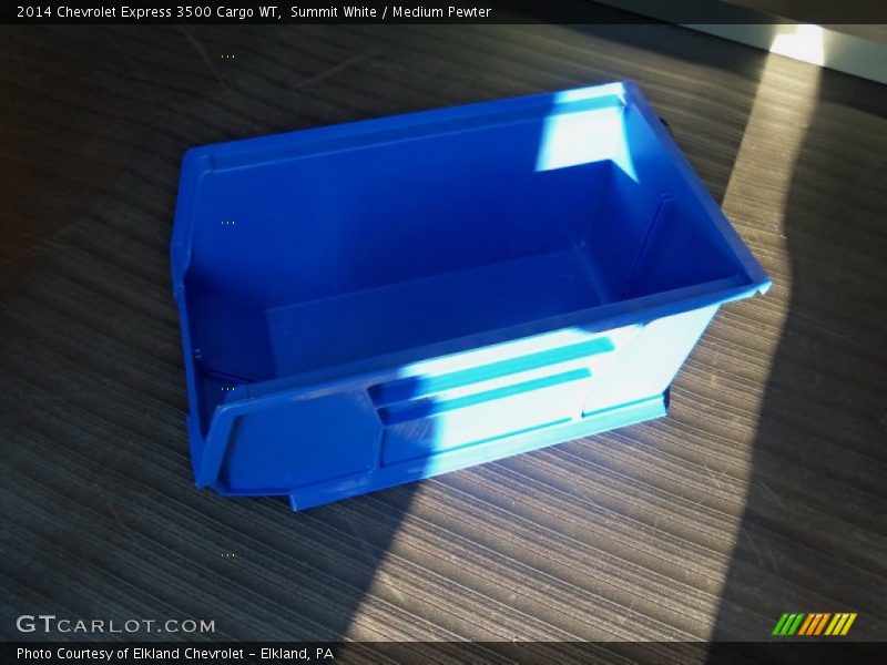 Summit White / Medium Pewter 2014 Chevrolet Express 3500 Cargo WT