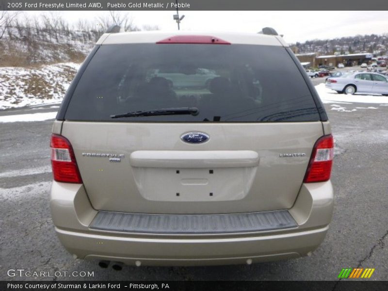 Pueblo Gold Metallic / Pebble 2005 Ford Freestyle Limited AWD