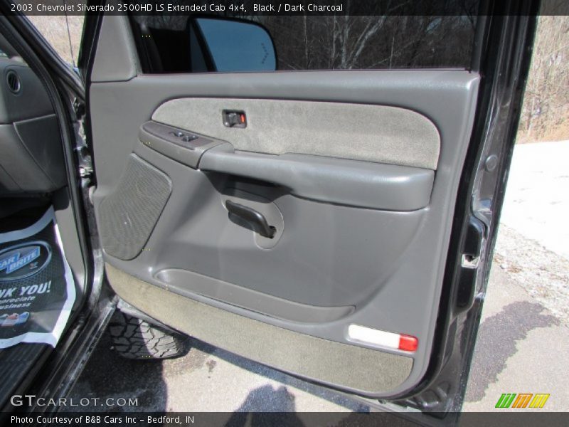 Black / Dark Charcoal 2003 Chevrolet Silverado 2500HD LS Extended Cab 4x4