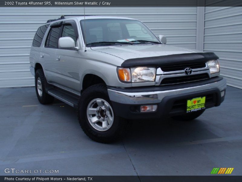 Millennium Silver Metallic / Gray 2002 Toyota 4Runner SR5