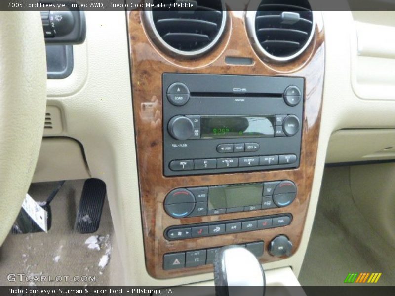 Pueblo Gold Metallic / Pebble 2005 Ford Freestyle Limited AWD
