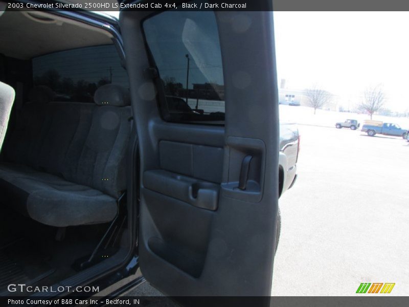 Black / Dark Charcoal 2003 Chevrolet Silverado 2500HD LS Extended Cab 4x4