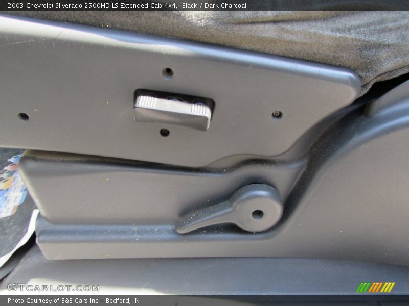 Black / Dark Charcoal 2003 Chevrolet Silverado 2500HD LS Extended Cab 4x4