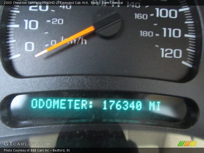 Black / Dark Charcoal 2003 Chevrolet Silverado 2500HD LS Extended Cab 4x4