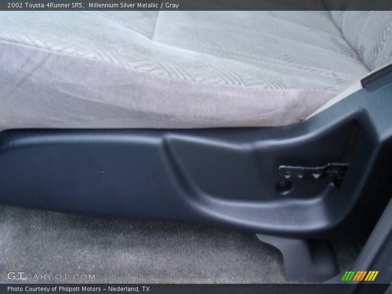 Millennium Silver Metallic / Gray 2002 Toyota 4Runner SR5