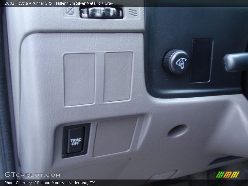 Millennium Silver Metallic / Gray 2002 Toyota 4Runner SR5