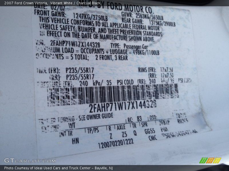 Vibrant White / Charcoal Black 2007 Ford Crown Victoria