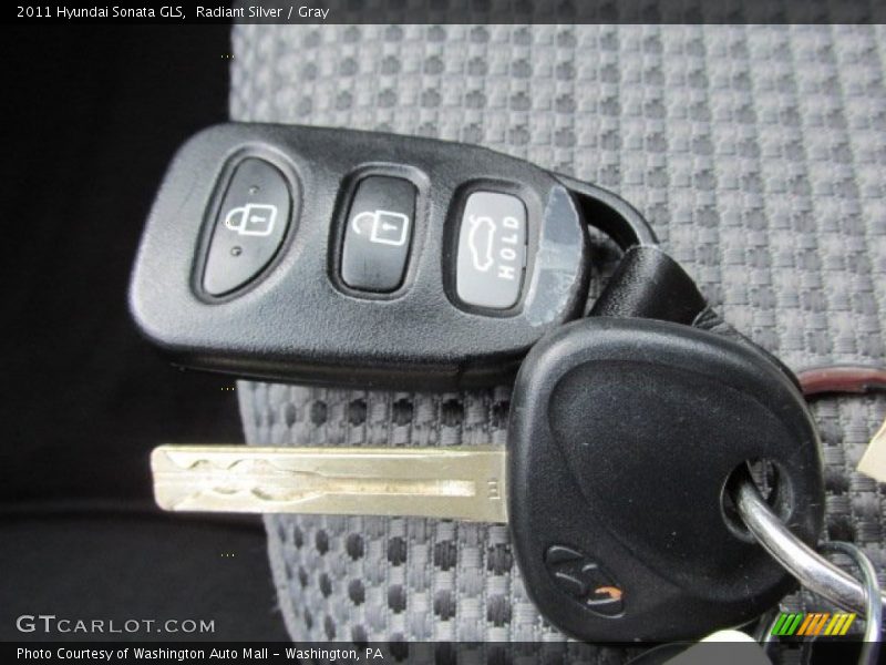 Radiant Silver / Gray 2011 Hyundai Sonata GLS