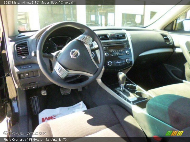 Super Black / Charcoal 2013 Nissan Altima 2.5 S