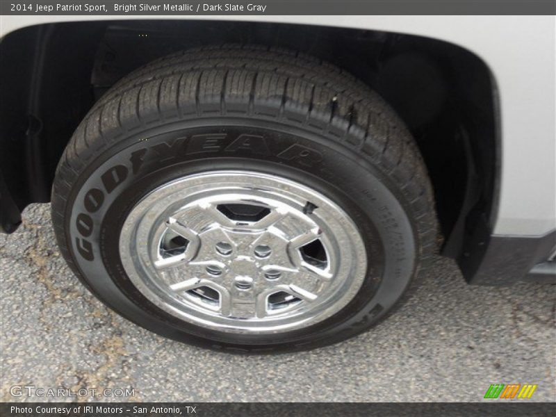 Bright Silver Metallic / Dark Slate Gray 2014 Jeep Patriot Sport