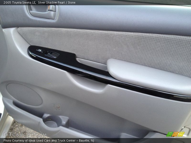 Silver Shadow Pearl / Stone 2005 Toyota Sienna LE