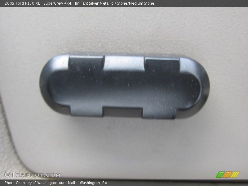 Brilliant Silver Metallic / Stone/Medium Stone 2009 Ford F150 XLT SuperCrew 4x4