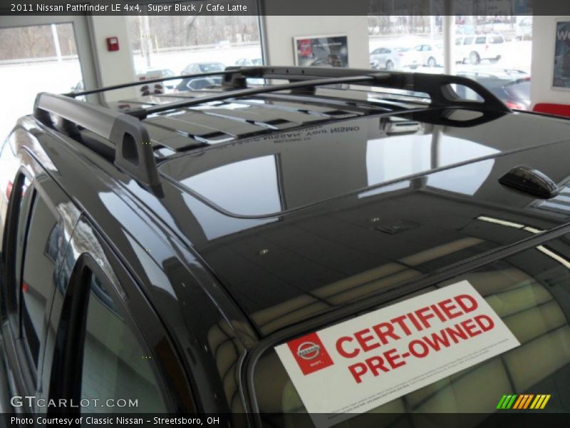 Super Black / Cafe Latte 2011 Nissan Pathfinder LE 4x4
