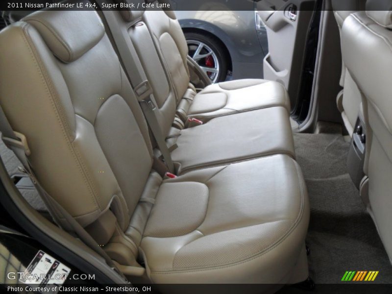 Super Black / Cafe Latte 2011 Nissan Pathfinder LE 4x4