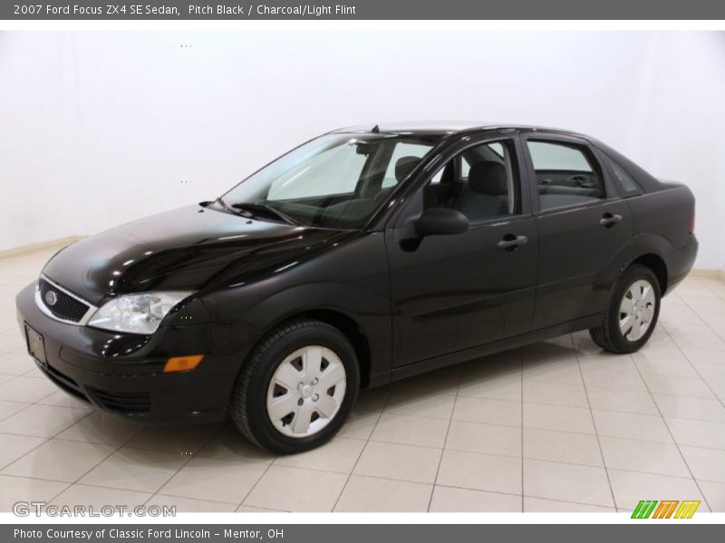 Pitch Black / Charcoal/Light Flint 2007 Ford Focus ZX4 SE Sedan