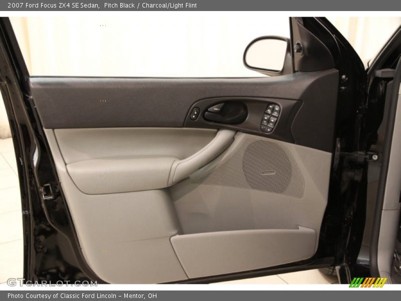 Pitch Black / Charcoal/Light Flint 2007 Ford Focus ZX4 SE Sedan