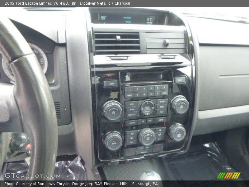 Brilliant Silver Metallic / Charcoal 2009 Ford Escape Limited V6 4WD