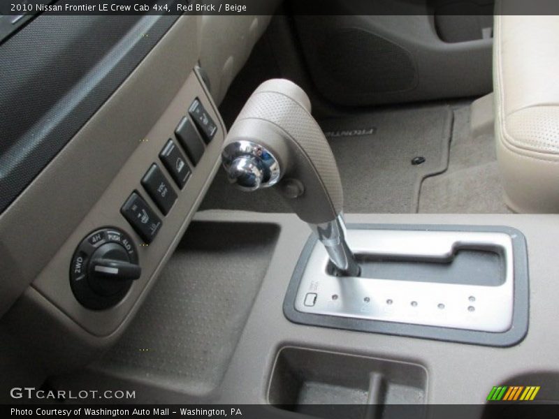 Red Brick / Beige 2010 Nissan Frontier LE Crew Cab 4x4