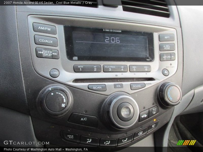 Controls of 2007 Accord SE V6 Sedan