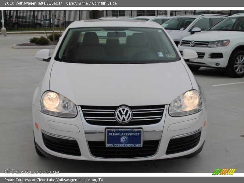 Candy White / Cornsilk Beige 2010 Volkswagen Jetta SE Sedan