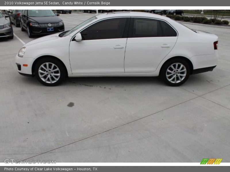 Candy White / Cornsilk Beige 2010 Volkswagen Jetta SE Sedan