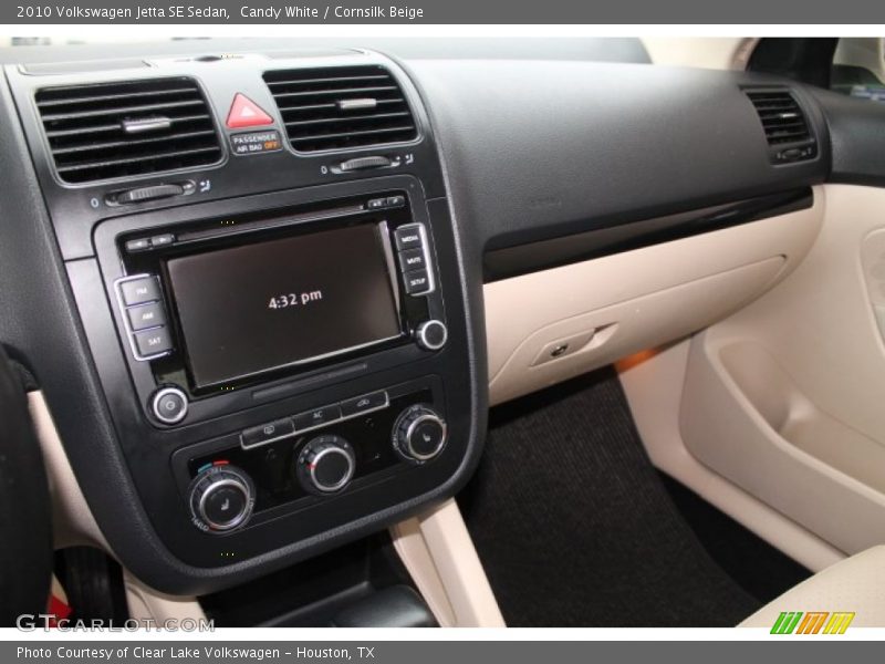 Candy White / Cornsilk Beige 2010 Volkswagen Jetta SE Sedan