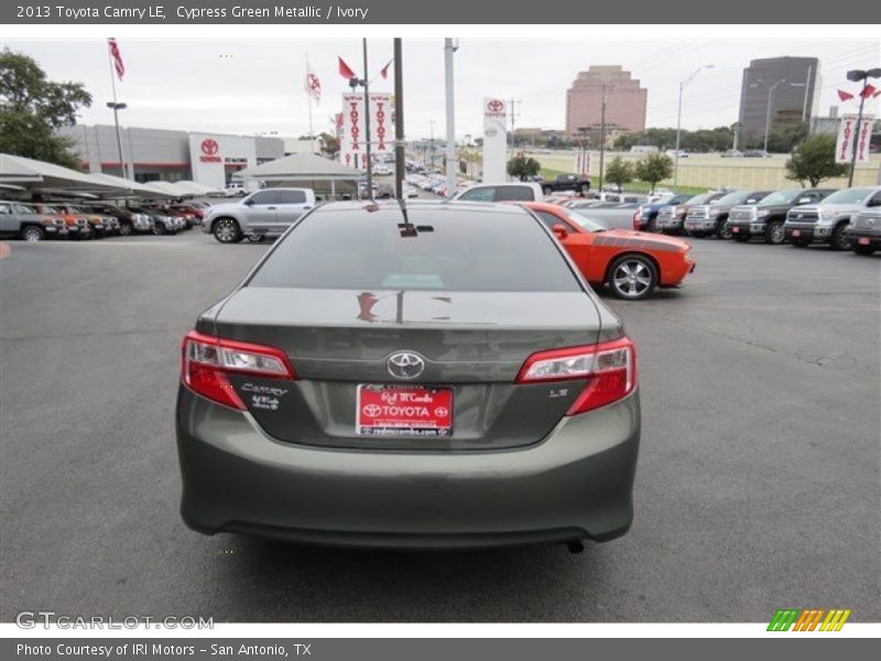 Cypress Green Metallic / Ivory 2013 Toyota Camry LE