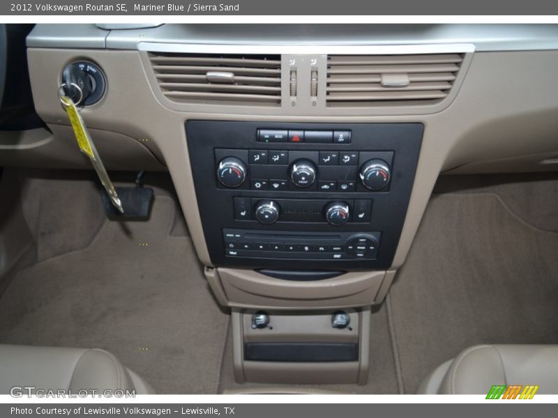 Mariner Blue / Sierra Sand 2012 Volkswagen Routan SE