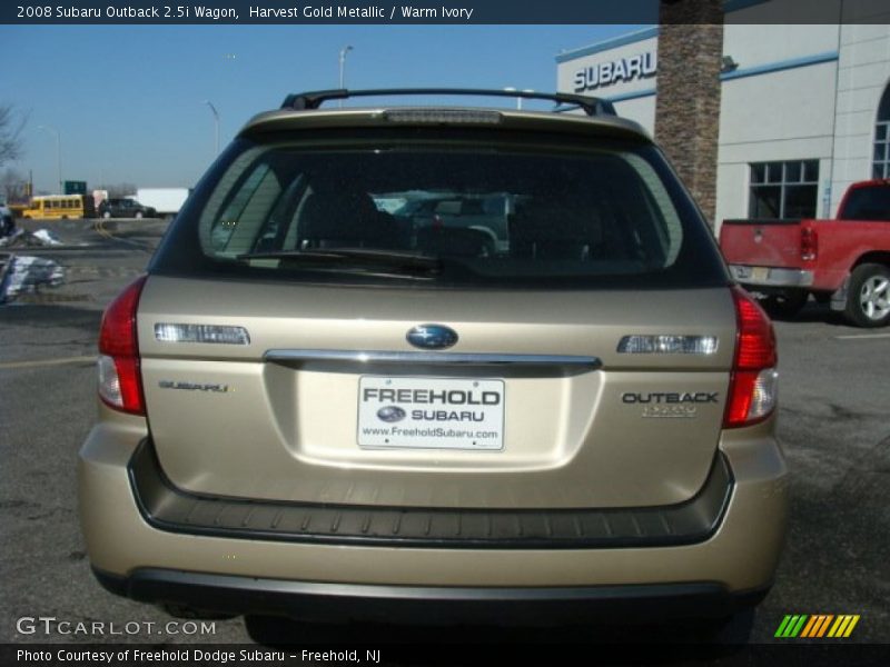 Harvest Gold Metallic / Warm Ivory 2008 Subaru Outback 2.5i Wagon