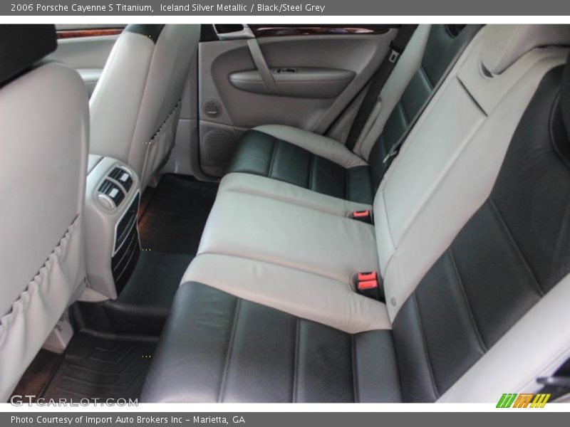 Rear Seat of 2006 Cayenne S Titanium