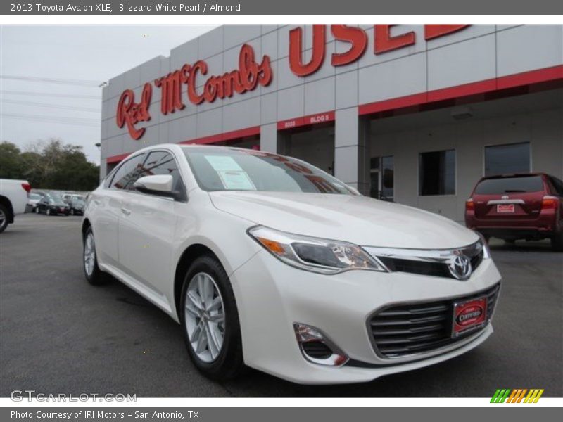 Blizzard White Pearl / Almond 2013 Toyota Avalon XLE