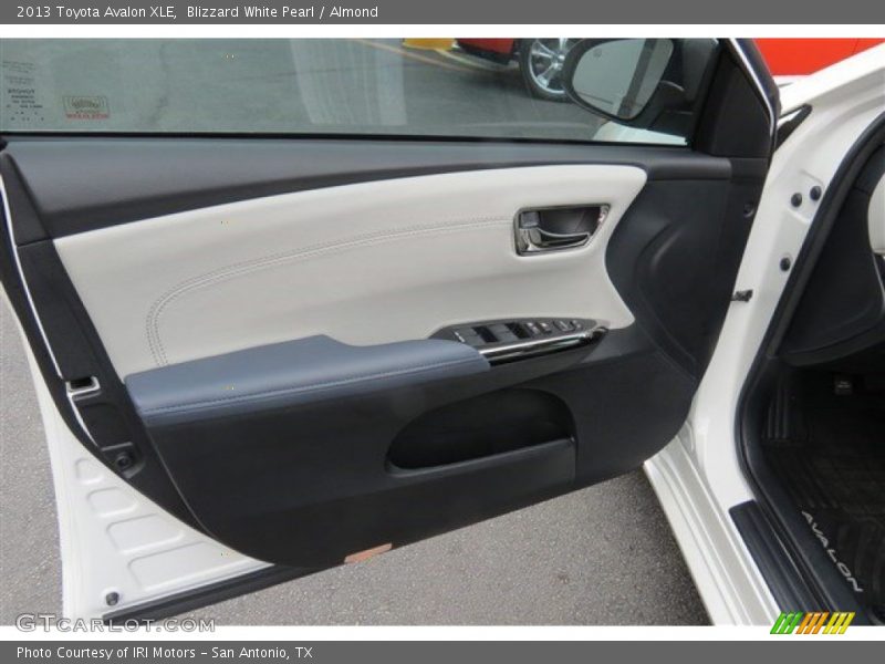 Blizzard White Pearl / Almond 2013 Toyota Avalon XLE