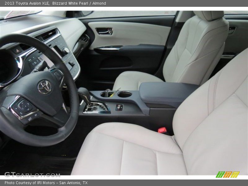 Blizzard White Pearl / Almond 2013 Toyota Avalon XLE