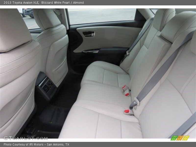 Blizzard White Pearl / Almond 2013 Toyota Avalon XLE