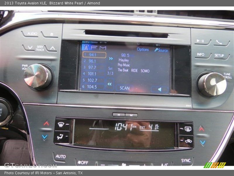 Blizzard White Pearl / Almond 2013 Toyota Avalon XLE